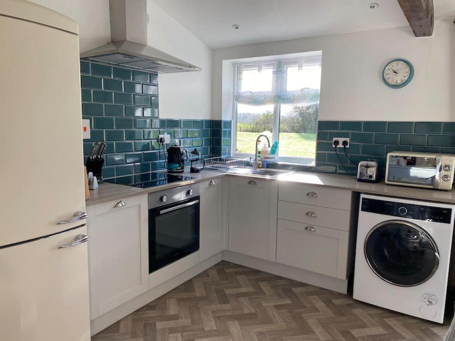 South Cottage - Garden, Views, Parking, Dogs, Cheshire, Walks, Family Adlington 外观 照片