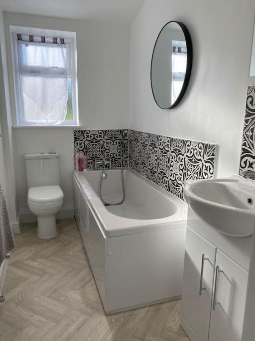 South Cottage - Garden, Views, Parking, Dogs, Cheshire, Walks, Family Adlington 外观 照片